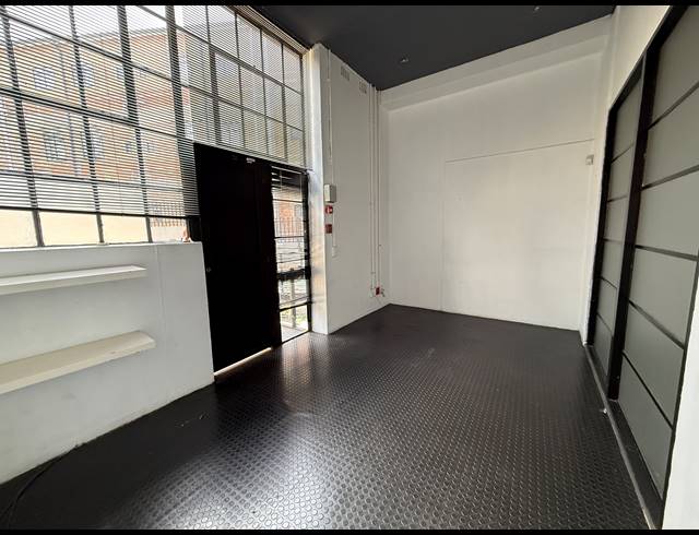 228M² OFFICE TO LET IN MILPARK